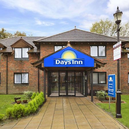 Days Inn Maidstone Exteriör bild